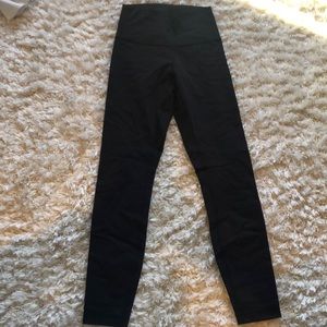 Lulu Lemon Black Cropped Leggings
